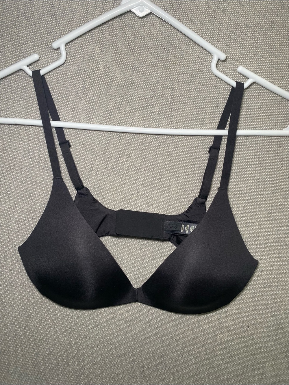 Skims 34B Wireless Form Super Push-Up Bra Black Cleavage